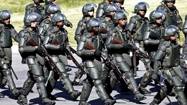 363586_Brazil-riot-police