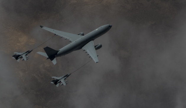 RAF Voyager KC2 refuels two Tornado GR4 over Iraq